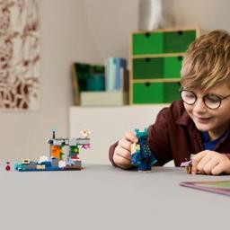 LEGO Minecraft 21274 Väktarmötet Set