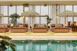 Boende för 2 på Hjortviken Country Club med frukost och pool