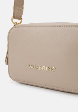 Valentino väska