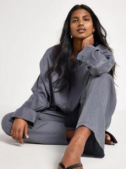 Elegant Finstickad Dam Topp