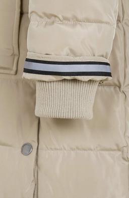 Lång vadderad beige kappa
