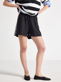 Randiga shorts i bomull