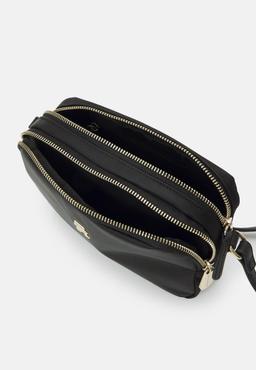 Tommy Hilfiger väska