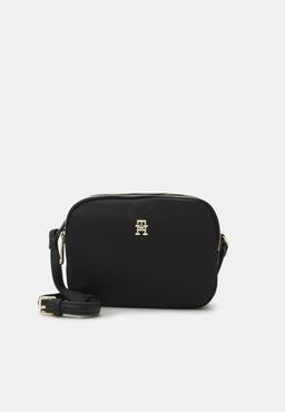 Tommy Hilfiger väska