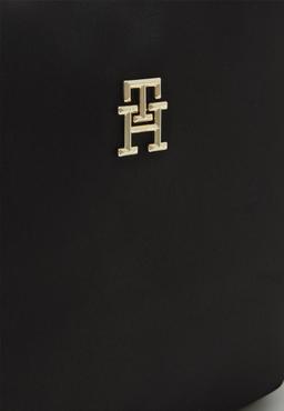 Tommy Hilfiger väska