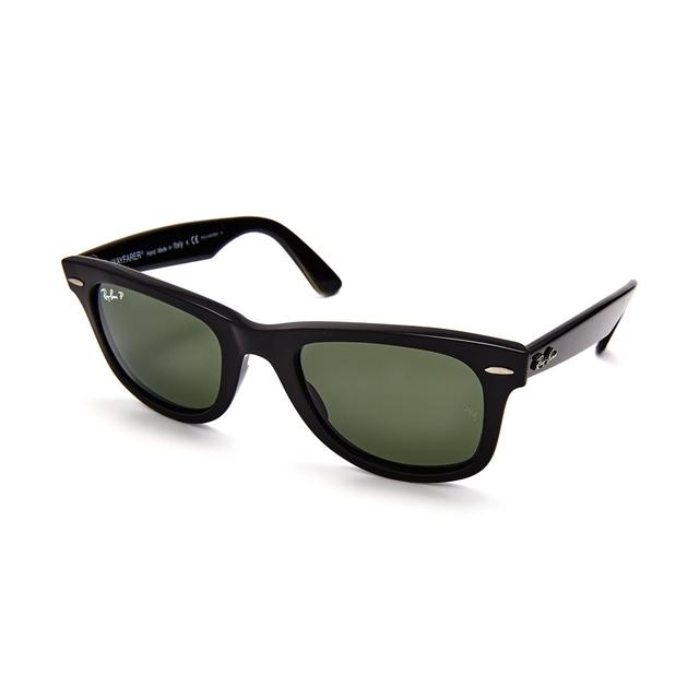 Ray-Ban Wayfarer Classic Polarized Sunglasses