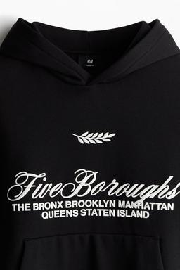 Huvtröja med tryck Loose Fit - Svart/Five Boroughs - HERR 