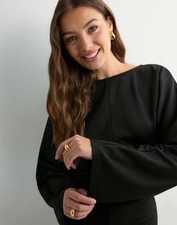 Elegant Nelly Shaped Long Sleeve Dress
