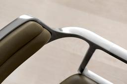 Vipp 452 Modern Swivel Chair