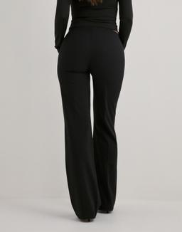 Nelly No Waist Svarta Kostymbyxor