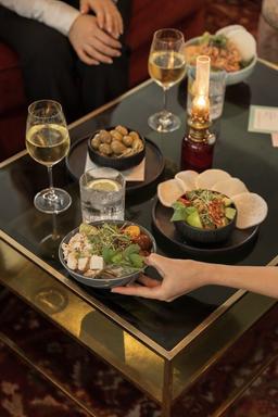 POOL CLUB LOVER Tee Från 1 747 SEK