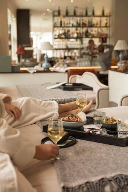 POOL CLUB LOVER Tee Från 1 747 SEK