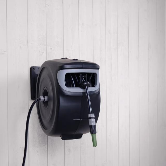 Svängbar automatisk slangvinda 40 m