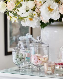 Elegant praline bonbonjär i glas