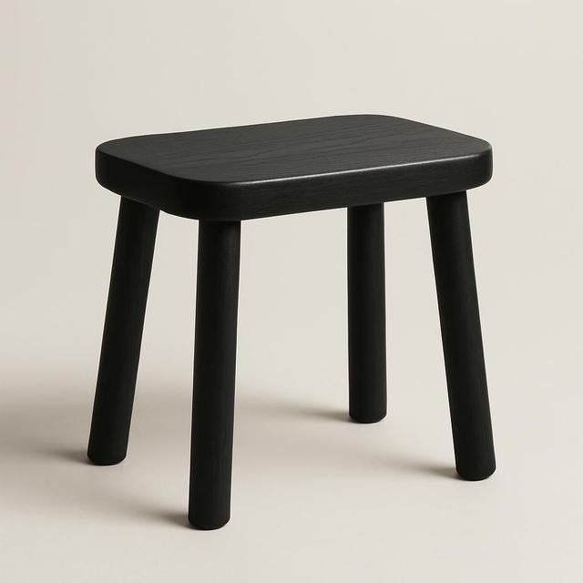 Träpall Emil Helsvart – Stilren Design