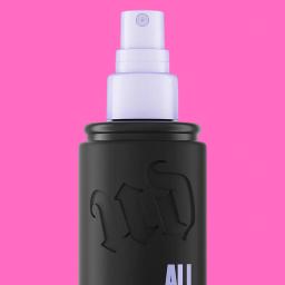 KICKS - upp till 40% på basmakeup