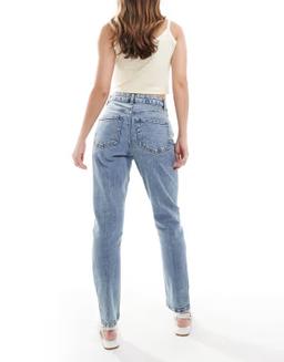 DESIGN Mellanblå Slim-Fit Bekväma Mom Jeans
