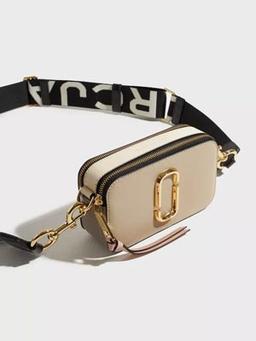 Lucka 17 - 25% på utvalda skor & väskor från ATP Atelier, DAY ET & Marc Jacobs - Nelly.com