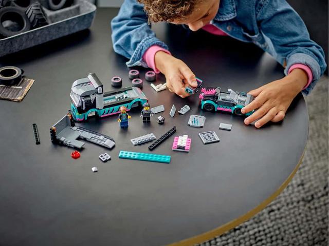 LEGO City Racerbil och Biltransport 60406
