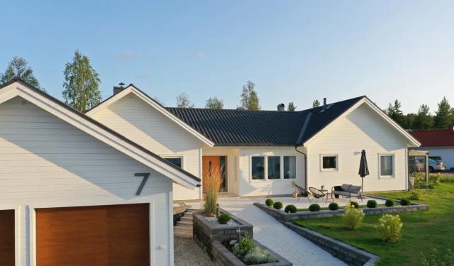 H-hus i modern ladhusstil byggsats