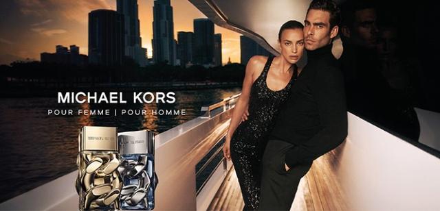 Köp en doft från Michael Kors och få en mobilväska på köpet