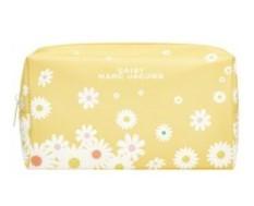 Köp valfri doft från Marc Jacobs - få en söt pouch på köpet