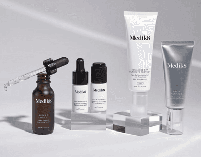 Köp minst två produkter från Medik8 - få Press & Glow
