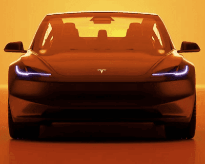 Köp smartphone för minst 2 000 kr - tävla om Tesla Model 3