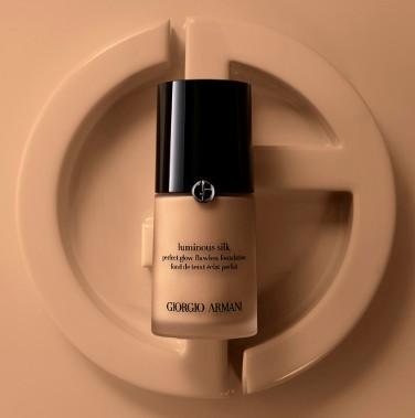 Gratisprov av Armani Luminous Silk Foundation
