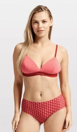 On That Ass - få ett gratis set med bralette och trosa